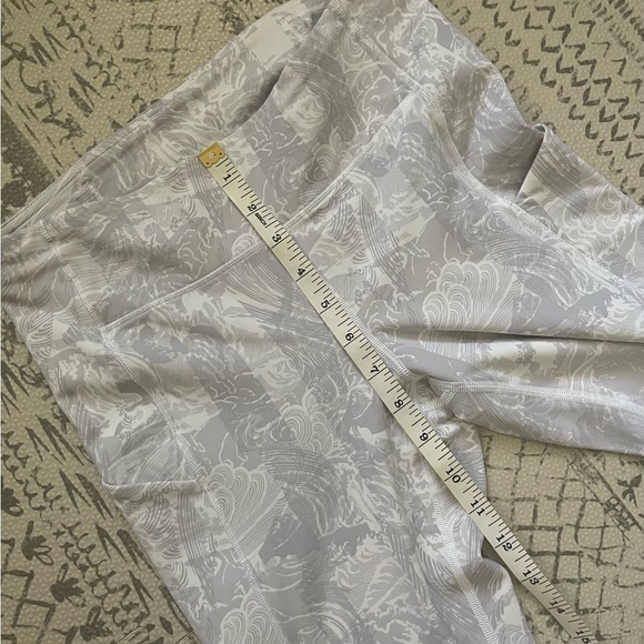 Lululemon Speed Up Tight size 6 - Picture 6 of 11